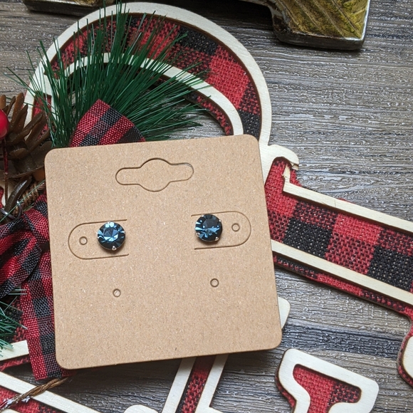 Round Crystal Silver Stud Earrings - Picture 2 of 4